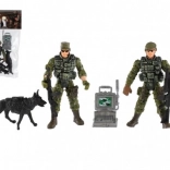Set militärischer Figuren mit Hund und Zubehör