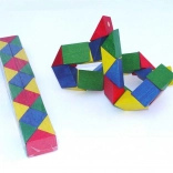 Bunter hölzerner Schlangenknobel