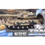 Beigefarbener Batterietank mit Schwungrad