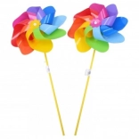 Bunter Windrad mit Regenbogenblättern