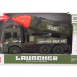 Militärfahrzeug mit Rakete auf Batterien