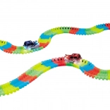 Leuchtende Rennstrecke mit LED-Auto