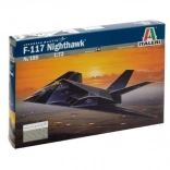 Plastikmodell des F-117A Stealth Flugzeugs zum Zusammenbauen