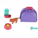 Haustier Hund mit tragbarem Box und Zubehör