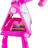 Rosa Tafel mit Projektor zum Zeichnen und Malen