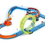 Rennbahn mit leuchtendem Auto und USB-Aufladung