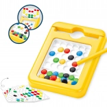 Tafel mit bunten Magneten