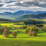 Puzzle Frühling über Povrazník 3000 Teile