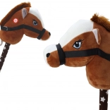 Plüsch-Pferdekopf auf Stab