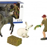 Bauernhof-Figuren-Set – graues Pferd, Hase und Landwirt