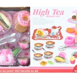 Teeset mit Geschirr aus Blech