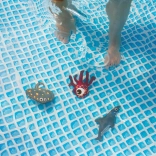 Meerestiere zum Spielen im Wasser für Kinder