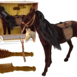 Braune Pferdefigur mit Styling-Zubehör