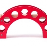 Holzbrücke mit rotem Bogen für Eisenbahnen