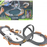 Rennbahn mit einer Länge von 615 cm