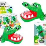 Anhänger mit beißendem Krokodil mit Glöckchen, grün