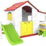 Großes Kinderspielhaus mit Rutsche und rotem Dach