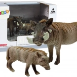 Set aus 2 Figuren — Warzenschwein mit Jungtier, Serie Tiere der Welt